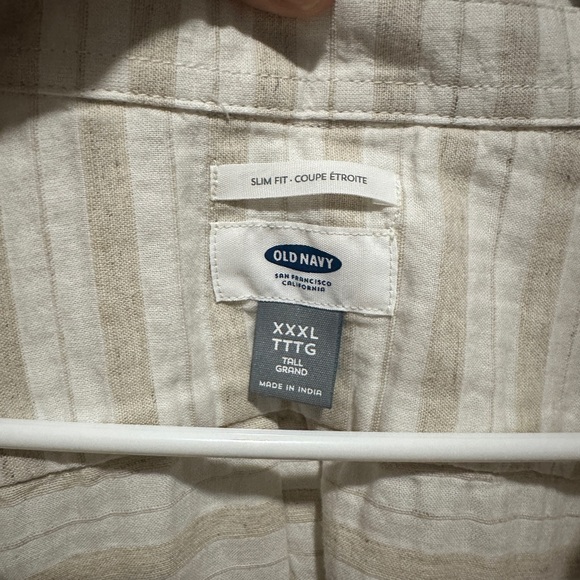 Men’s Stripped Short Sleeve Button Down - Picture 3 of 4